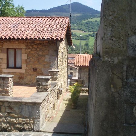 Apartamentos Rurales La Casa Vieja De Alceda ภายนอก รูปภาพ