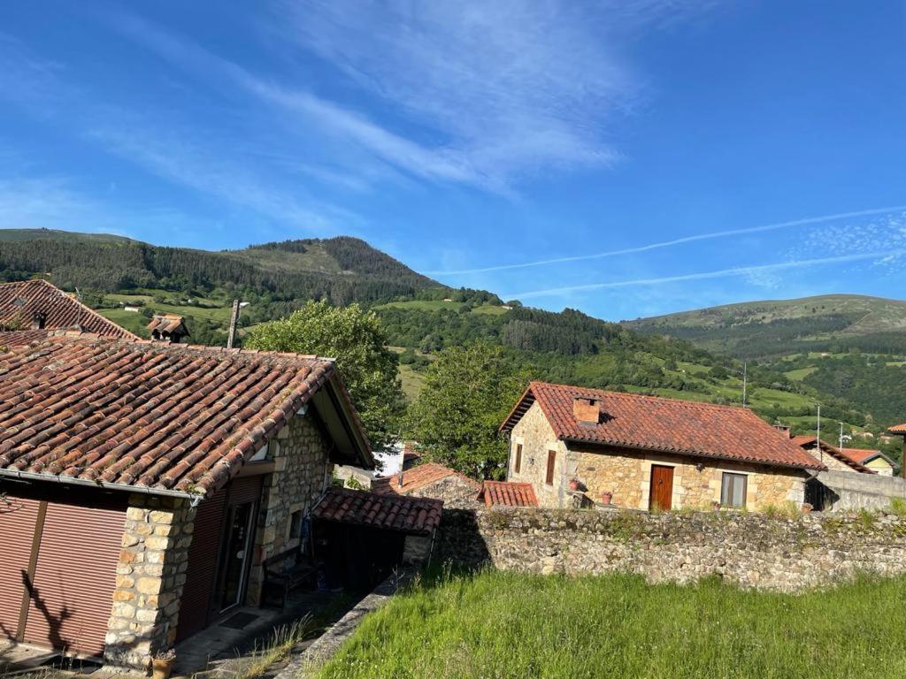 Apartamentos Rurales La Casa Vieja De Alceda ภายนอก รูปภาพ