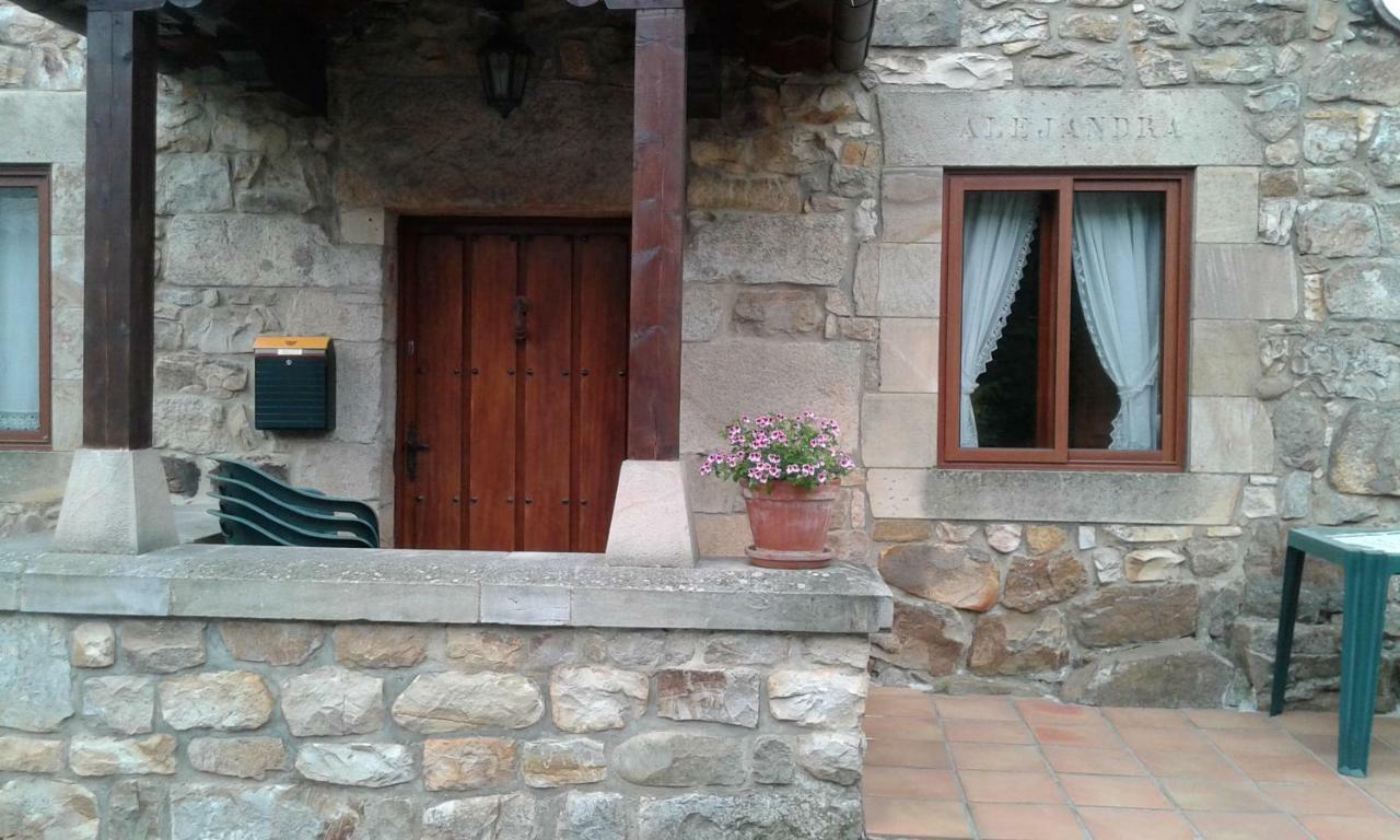 Apartamentos Rurales La Casa Vieja De Alceda ภายนอก รูปภาพ
