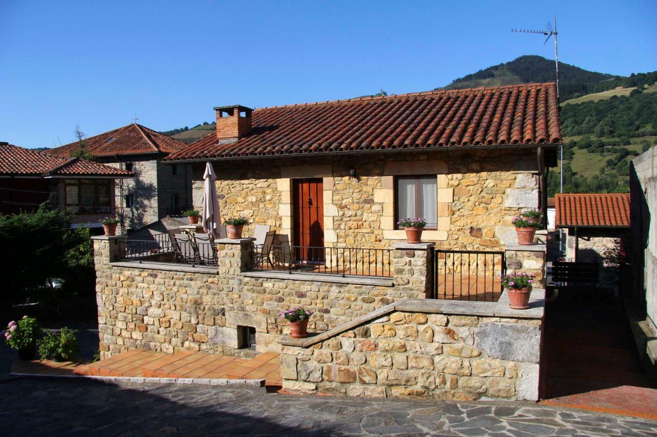 Apartamentos Rurales La Casa Vieja De Alceda ภายนอก รูปภาพ